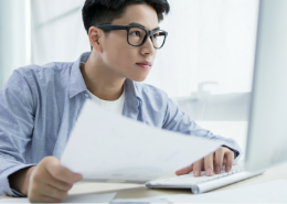 弊社工場にて検品・査定